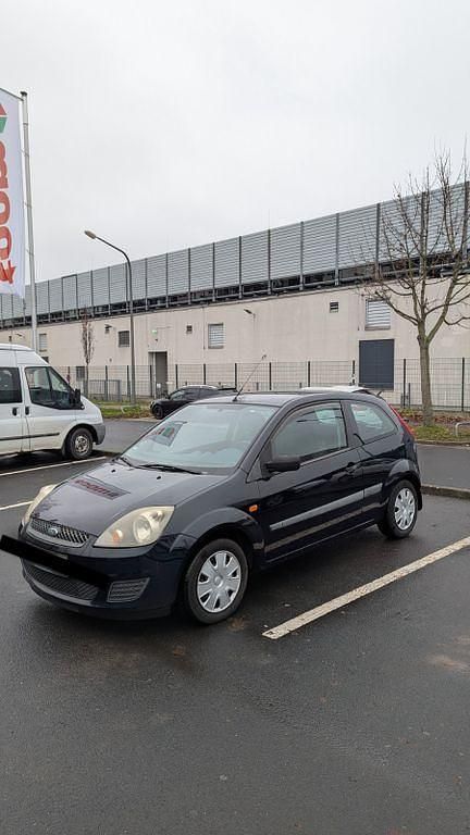 Gebraucht Ford Fiesta 95 PS (69 kW) 2007 Blau Kleinwagen