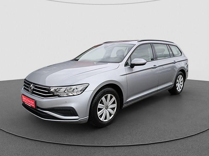 Gebraucht VW Passat Basis 150 PS (110 kW) 2024 Silber Kombi
