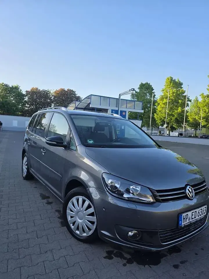 Gebraucht VW Touran Style 105 PS (77 kW) 2011 Silber Van / Kleinbus