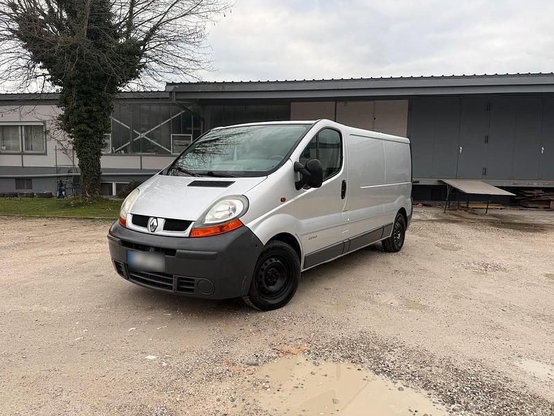 Gebraucht Renault Traffic 130 PS (95 kW) 2006 Silber Van / Kleinbus