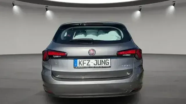 Gebraucht Fiat Tipo 95 PS (69 kW) 2020 Grau Limousine