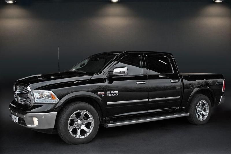 Gebraucht Dodge Ram 401 PS (294 kW) 2014 Schwarz Abholung