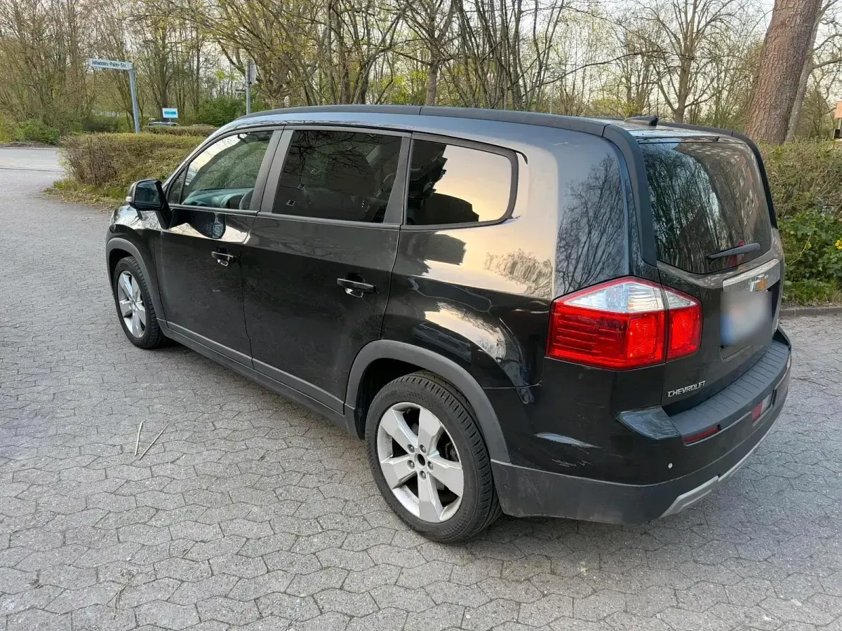 Gebraucht Chevrolet Orlando 163 PS (119 kW) 2013 Schwarz Van / Kleinbus