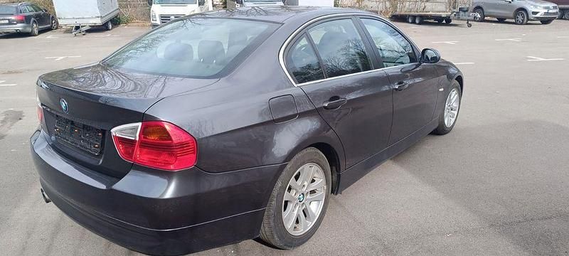 Gebraucht BMW 325 218 PS (160 kW) 2008 Grau Limousine