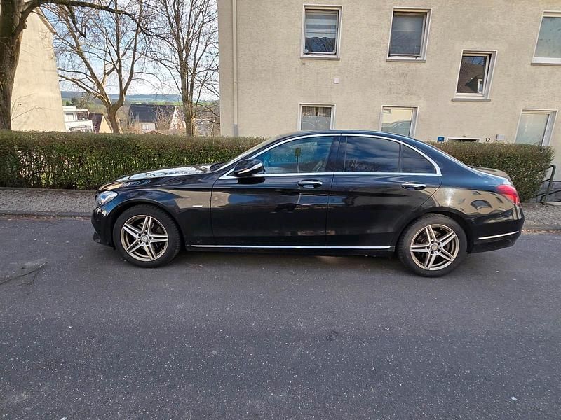Gebraucht Mercedes C220 170 PS (125 kW) 2015 Schwarz Limousine