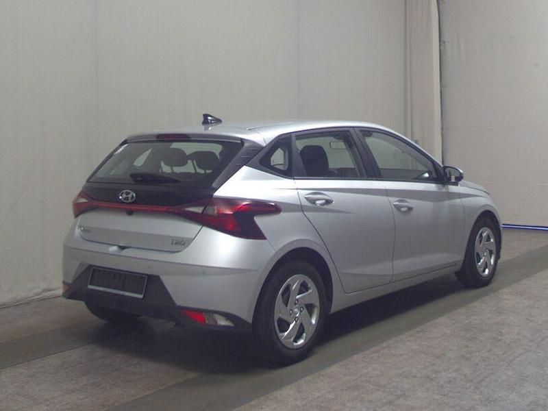 Gebraucht Hyundai i20 101 PS (74 kW) 2022 Grau Limousine
