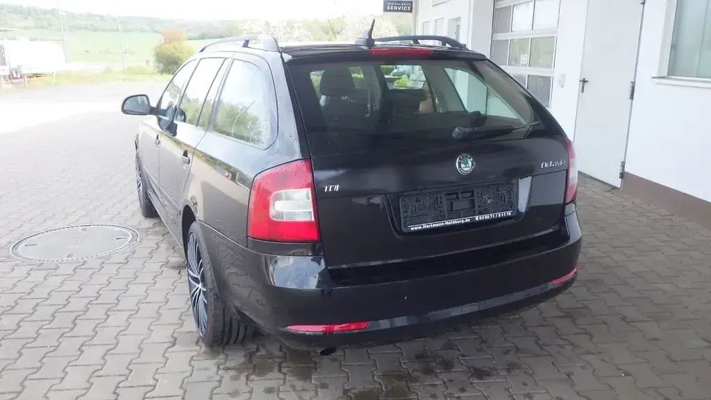 Gebraucht Skoda Octavia Active 105 PS (77 kW) 2012 Schwarz Kombi