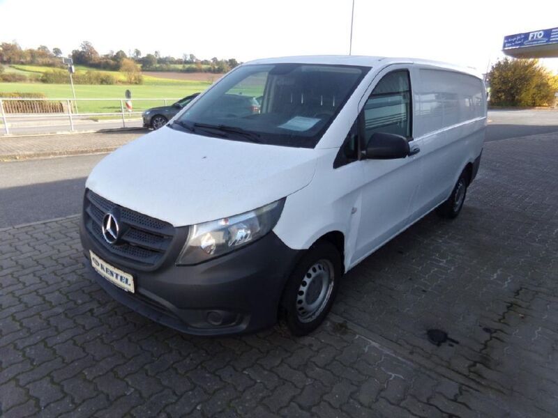 Arktikweiss Gebraucht 2015 Mercedes Vito Van / Kleinbus | 12.400 € - Bild 1/4