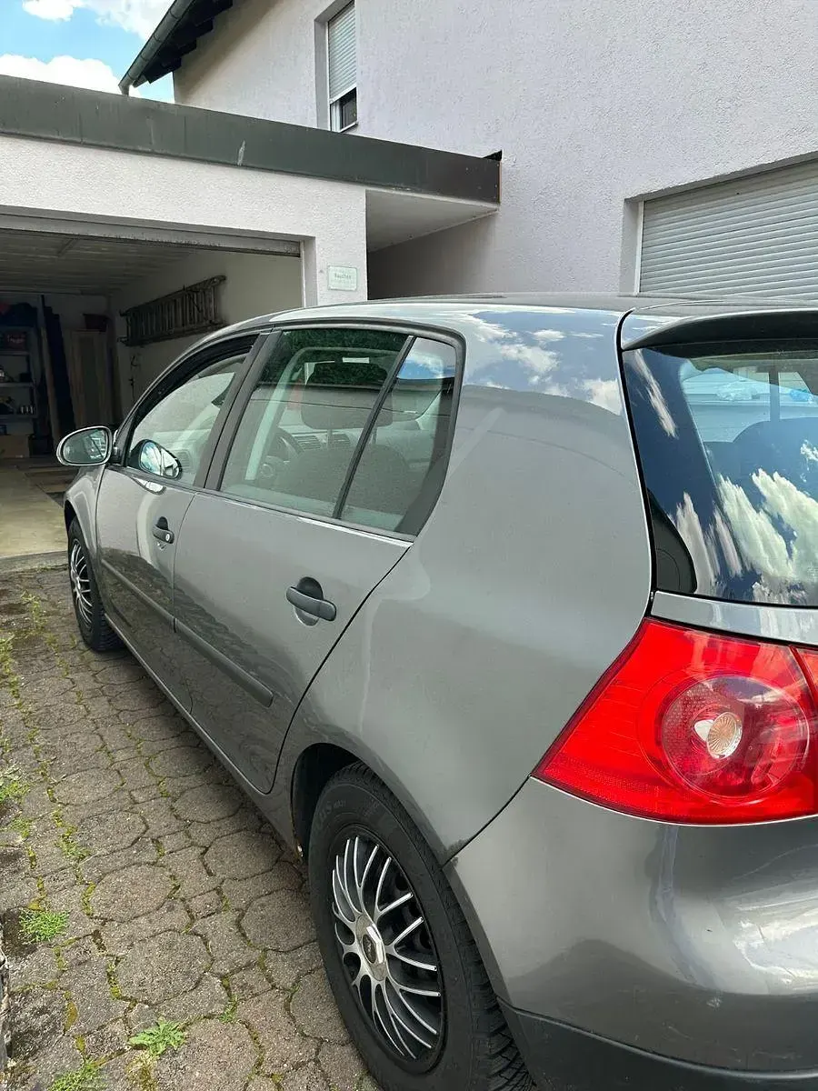 Gebraucht VW Golf IV 75 PS (55 kW) 2004 Grau Kleinwagen