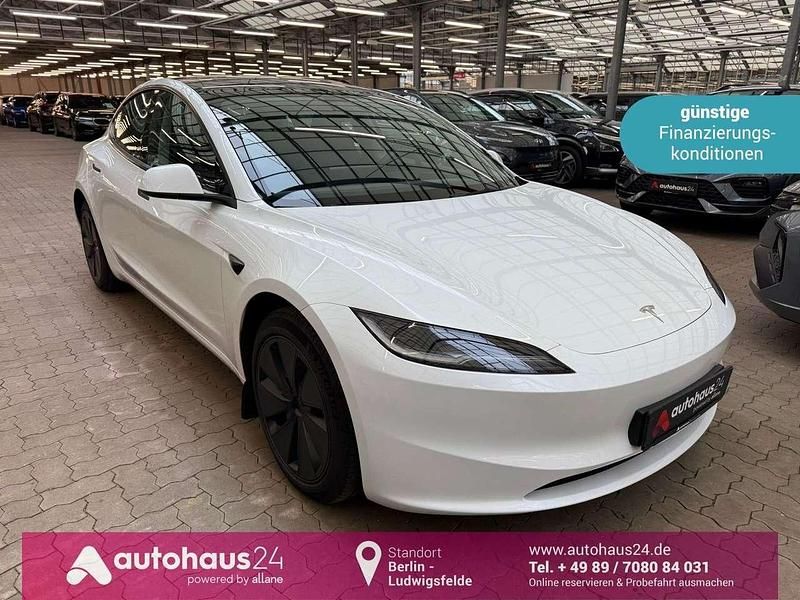Weiß Gebraucht 2024 Tesla Model 3 Limousine | 39.990 € (Fairer Preis) - Bild 1/4