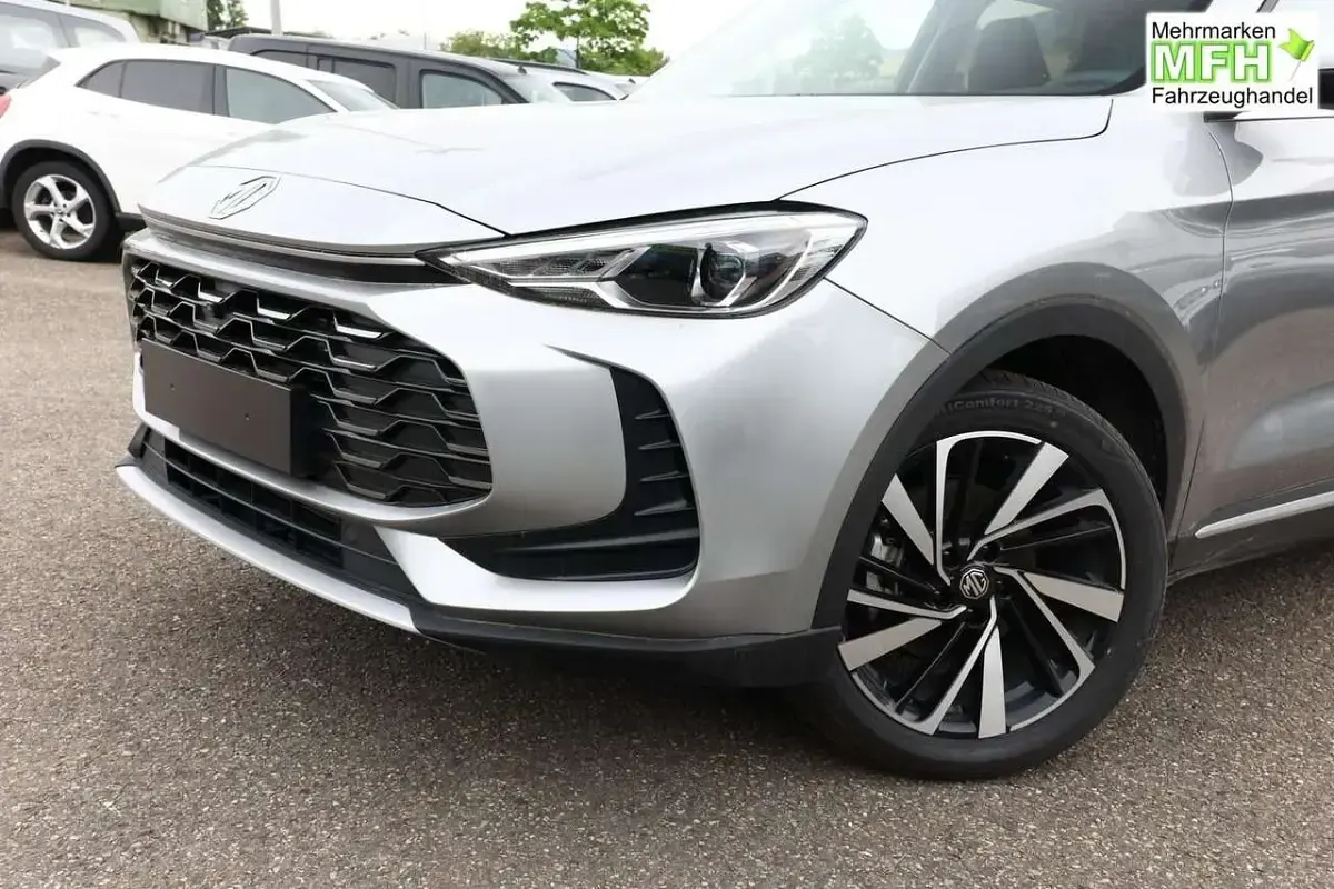 Neu MG ZS Luxury 102 PS (75 kW) 2026 Cosmic silver metallic SUV