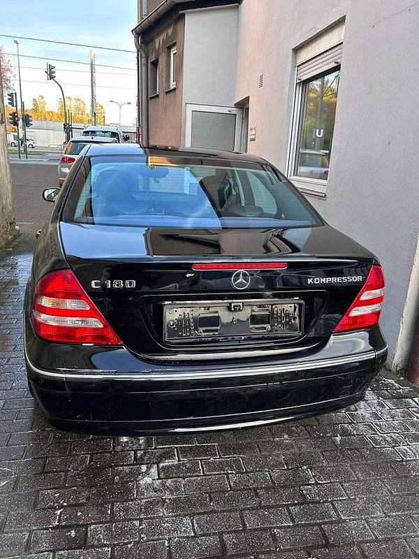 Gebraucht Mercedes C180 143 PS (105 kW) 2006 Schwarz Limousine