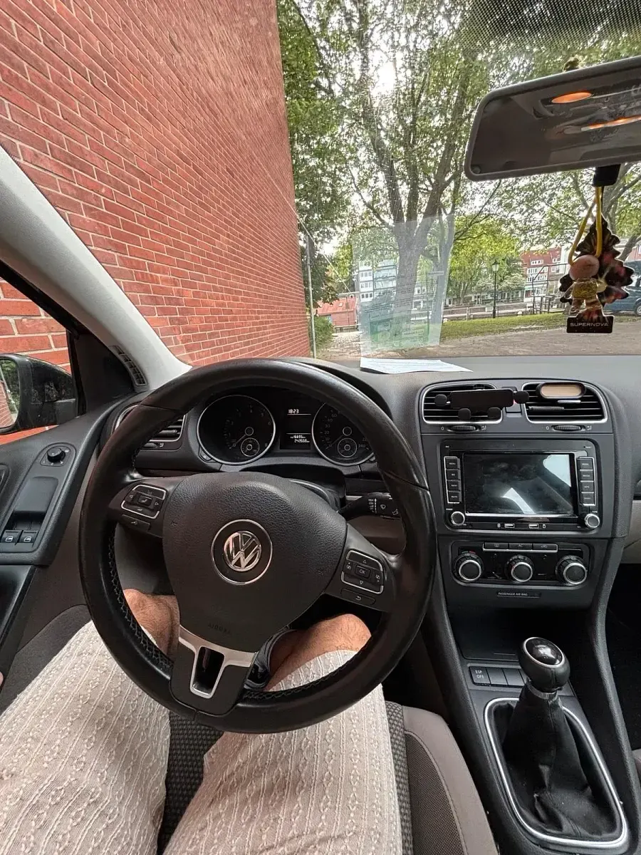 Gebraucht VW Golf VI 80 PS (58 kW) 2010 Schwarz Kleinwagen