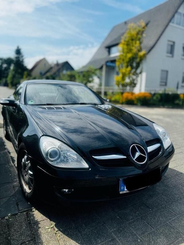 Schwarz Gebraucht 2004 Mercedes SLK200 Cabrio | 6.700 € - Bild 1/4