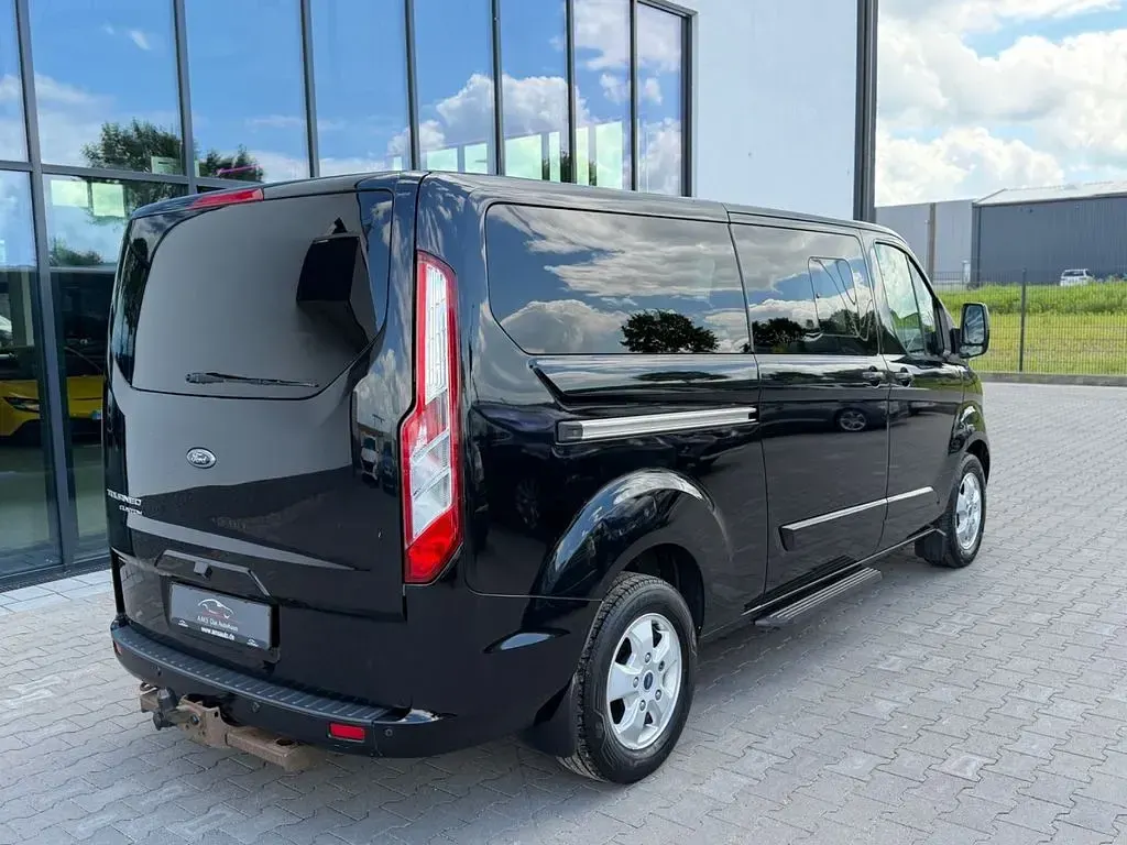 Gebraucht Ford Tourneo Custom Titanium 131 PS (96 kW) 2017 Schwarz Van