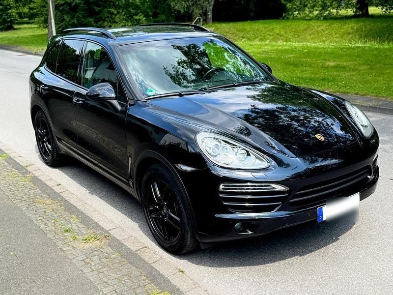 Schwarz Gebraucht 2013 Porsche Cayenne SUV | 26.800 € (Fairer Preis) - Bild 1/4