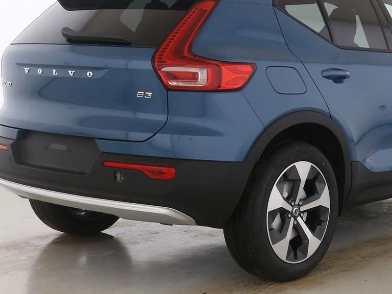 Gebraucht Volvo XC40 Core 163 PS (119 kW) 2024 Blau SUV