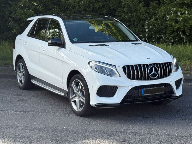 Weiß Gebraucht 2017 Mercedes GLE250 AMG SUV | 26.999 € (Fairer Preis) - Bild 1/4
