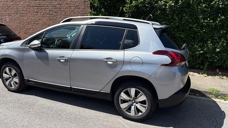 Gebraucht Peugeot 2008 Style 82 PS (60 kW) 2017 Silber SUV