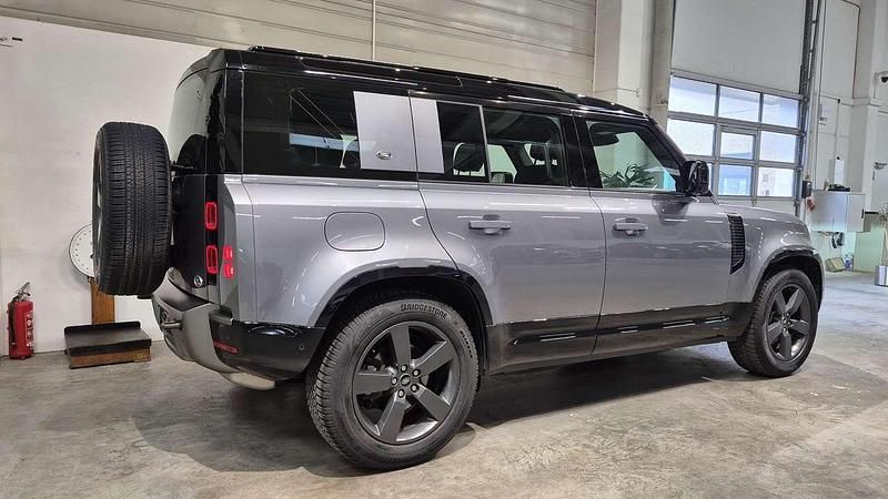 Gebraucht Land Rover Defender SE Dynamic 200 PS (147 kW) 2023 Eiger grey SUV