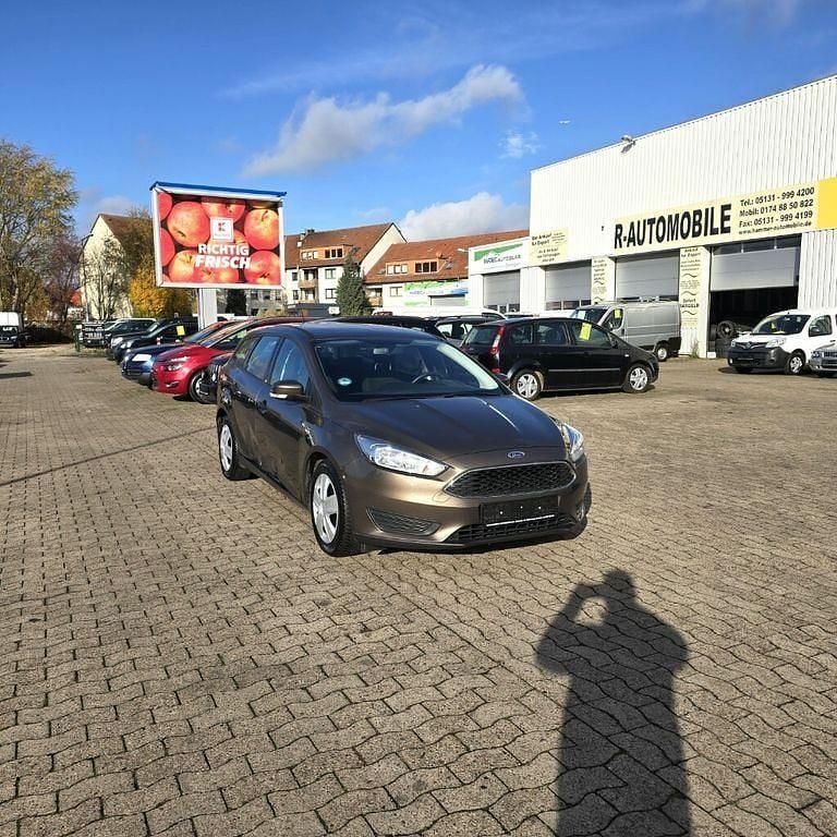 Gebraucht Ford Focus 101 PS (74 kW) 2017 Braun Limousine