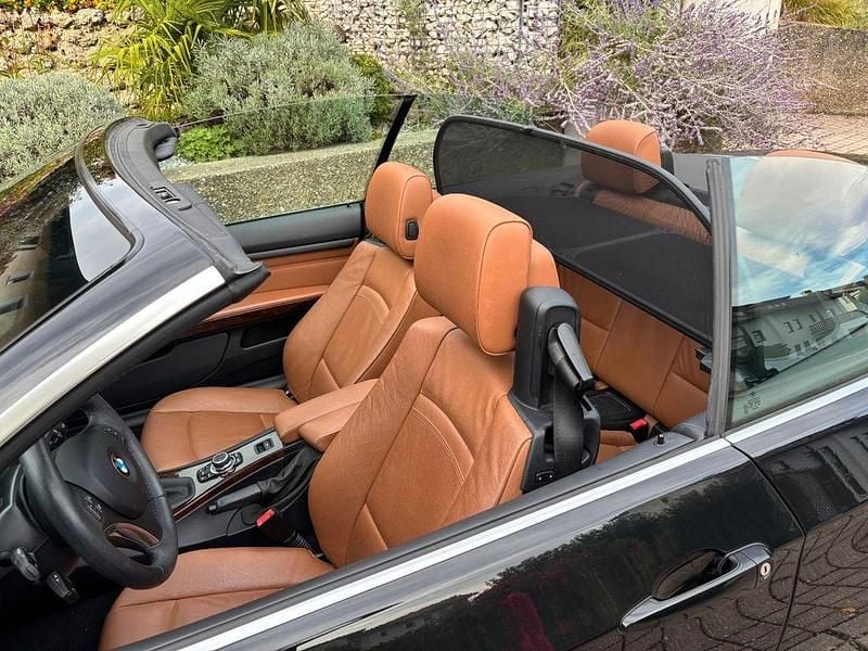 Gebraucht BMW 325 Cabriolet 218 PS (160 kW) 2009 Schwarz Cabrio