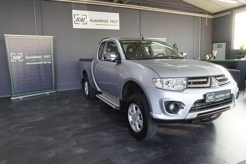 Silber Gebraucht 2014 Mitsubishi L200 Invite Abholung | 14.990 € (Fairer Preis) - Bild 1/3