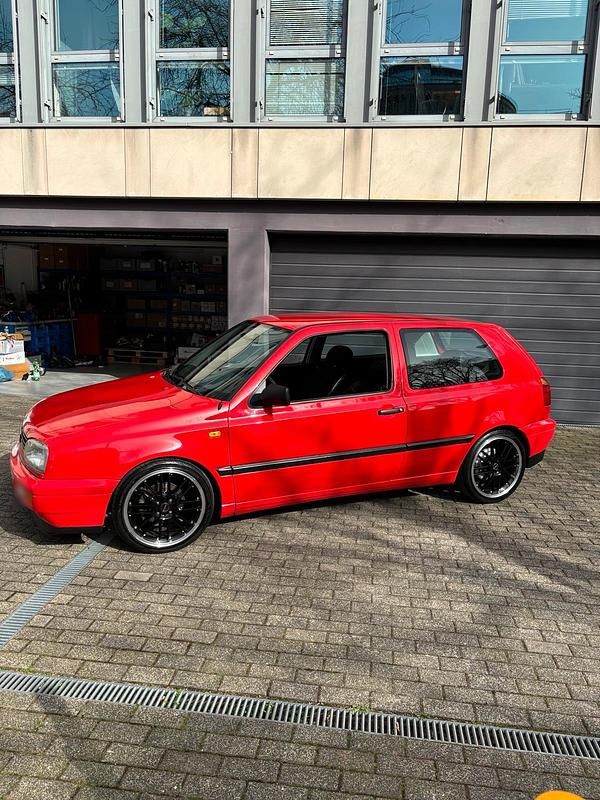 Gebraucht VW Golf III 90 PS (66 kW) 1996 Rot Kleinwagen