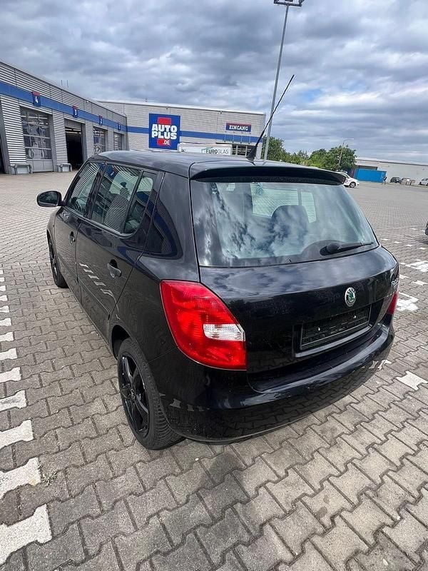 Second-hand Skoda Fabia 80 CP (58 kW) 2009 Negru Berlinǎ