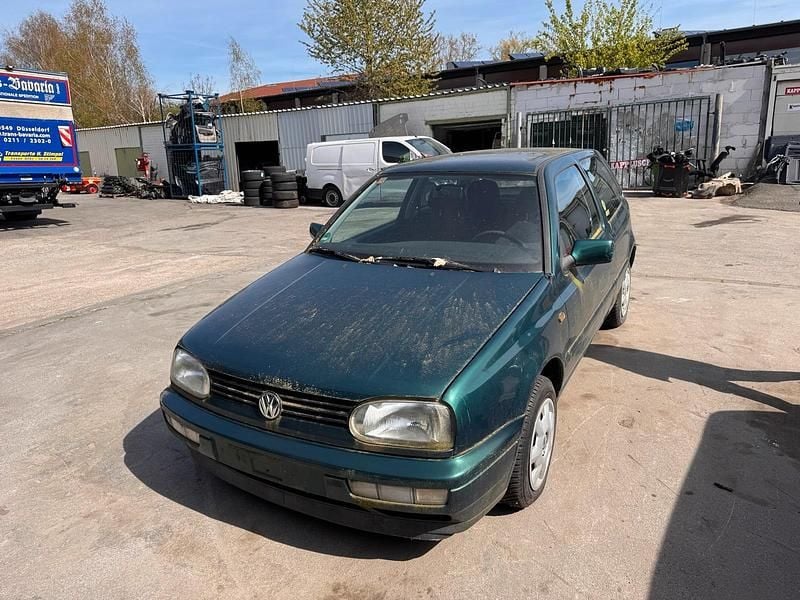 Gebraucht VW Golf III 75 PS (55 kW) 1997 Grün Kleinwagen