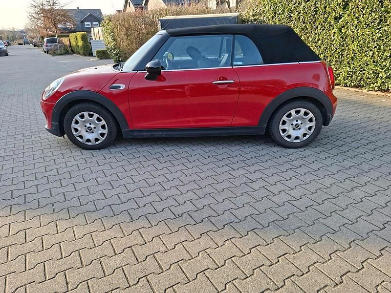Gebraucht Mini Cooper Cabriolet 136 PS (100 kW) 2018 Rot Cabrio