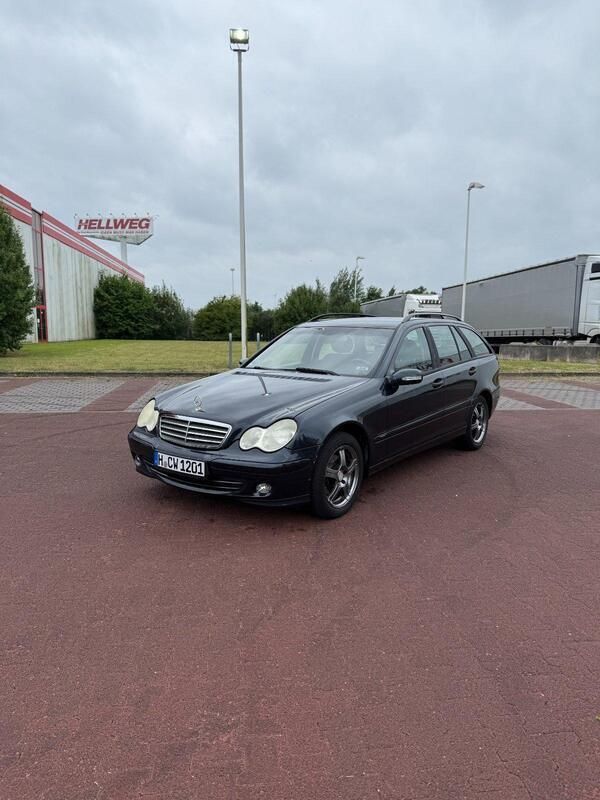 Schwarz Gebraucht 2005 Mercedes C180 Kombi | 3.000 € (Fairer Preis) - Bild 1/4
