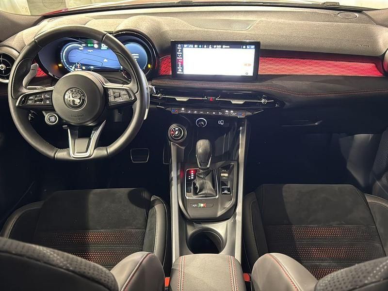 Gebraucht Alfa Romeo Tonale Veloce 160 PS (117 kW) 2023 Rot SUV