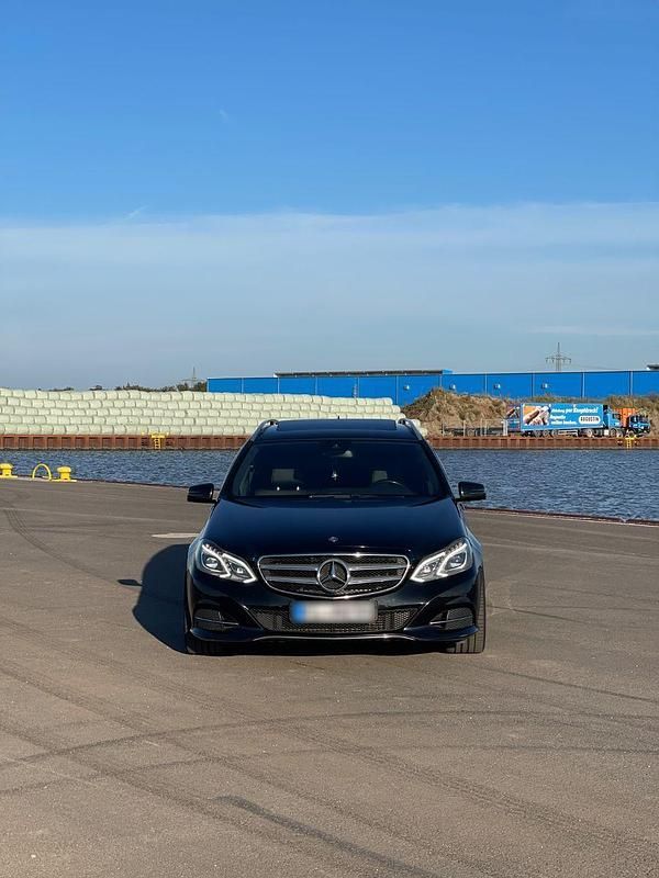 Gebraucht Mercedes E350 Avantgarde 252 PS (185 kW) 2014 Schwarz Kombi