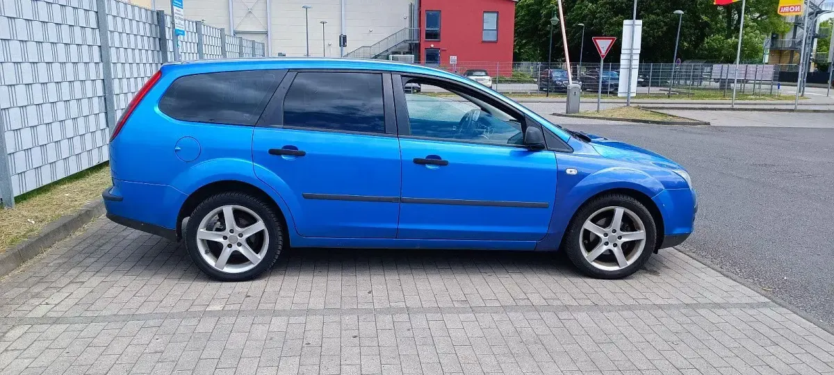 Gebraucht Ford Focus 101 PS (74 kW) 2005 Blau Kombi