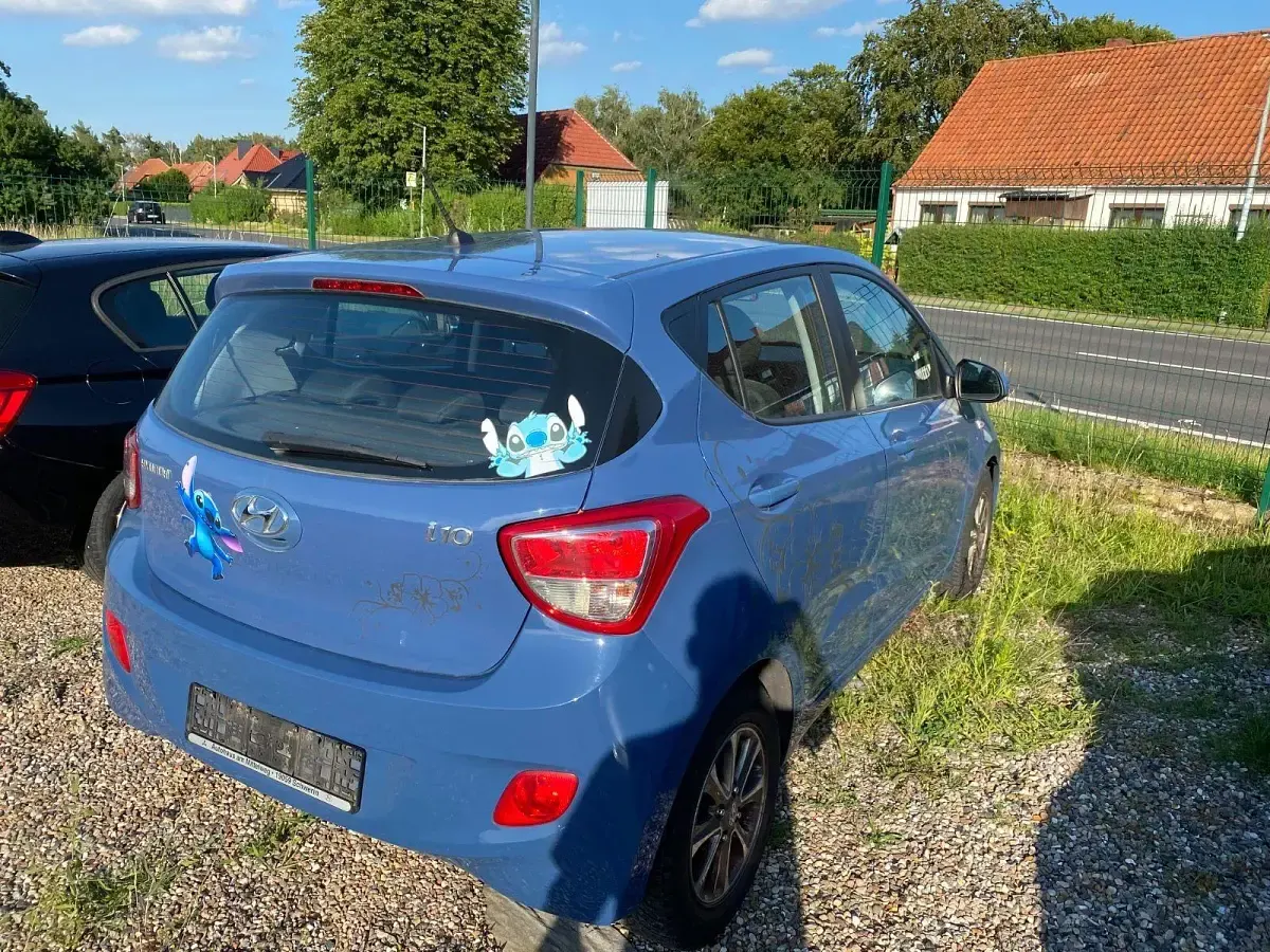Gebraucht Hyundai i10 67 PS (49 kW) 2014 Blau Kleinwagen