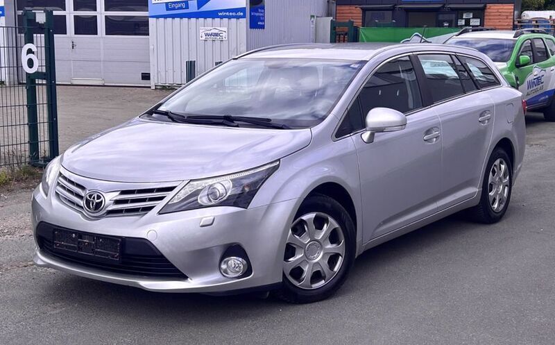 Silber Gebraucht 2012 Toyota Avensis Life Kombi | 8.450 € (Guter Preis) - Bild 1/4