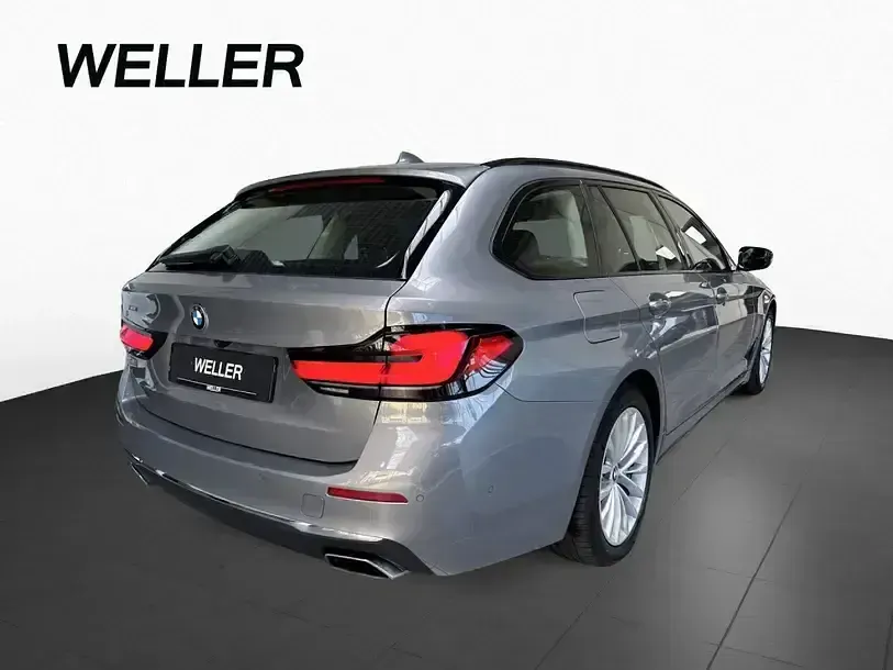 Gebraucht BMW 530 Comfort Edition 286 PS (210 kW) 2023 Skyscraper grau (grau) Kombi