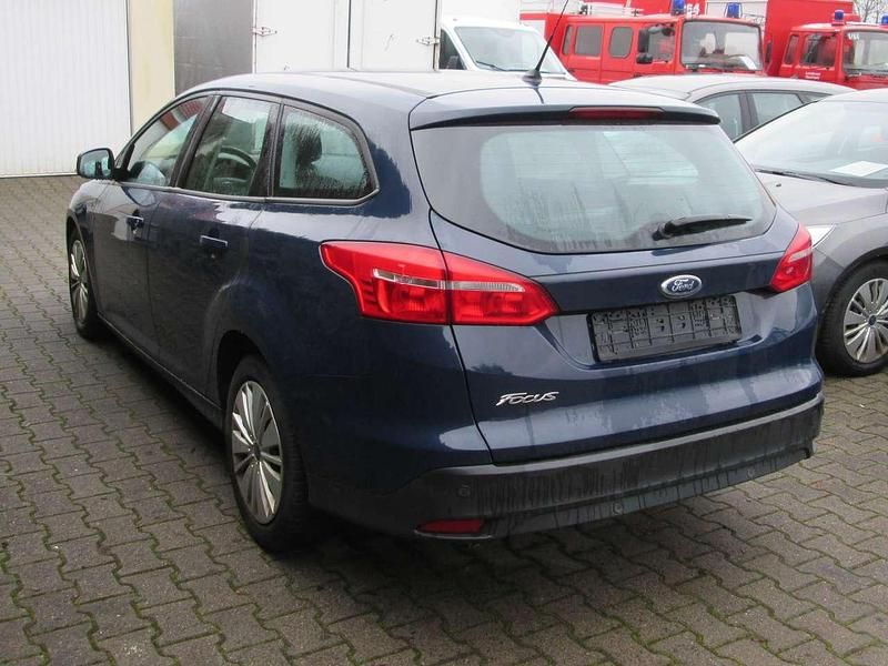 Gebraucht Ford Focus Trend 120 PS (88 kW) 2015 Blazerblau Kombi