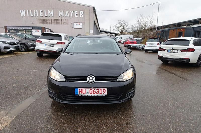Schwarz Gebraucht 2015 VW Golf VII Comfortline Kombi | 6.799 € (Superpreis) - Bild 1/4