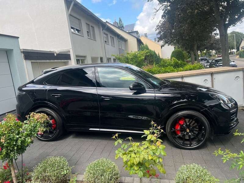 Schwarz Gebraucht 2021 Porsche Cayenne GTS SUV | 88.500 € (Fairer Preis) - Bild 1/4
