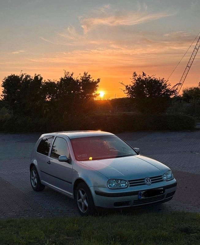 Silber Gebraucht 1999 VW Golf III Kleinwagen | 1.300 € (Guter Preis) - Bild 1/4