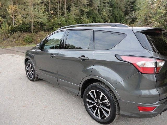Gebraucht Ford Kuga ST-Line 182 PS (133 kW) 2018 Grau SUV