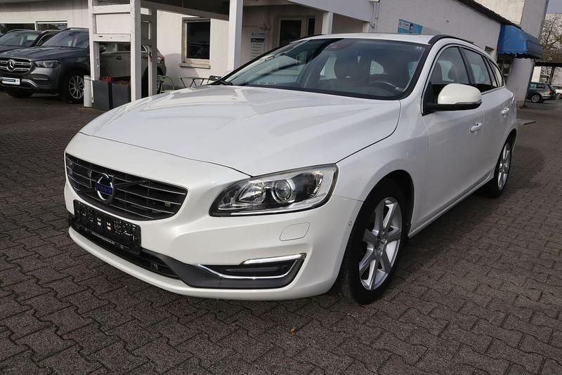 Crystal white pearl Gebraucht 2015 Volvo V60 Summum Kombi | 14.975 € (Etwas zu teuer) - Bild 1/2