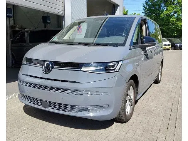 Gebraucht VW Multivan Life 150 PS (110 kW) 2022 J2 pure grey Van / Kleinbus