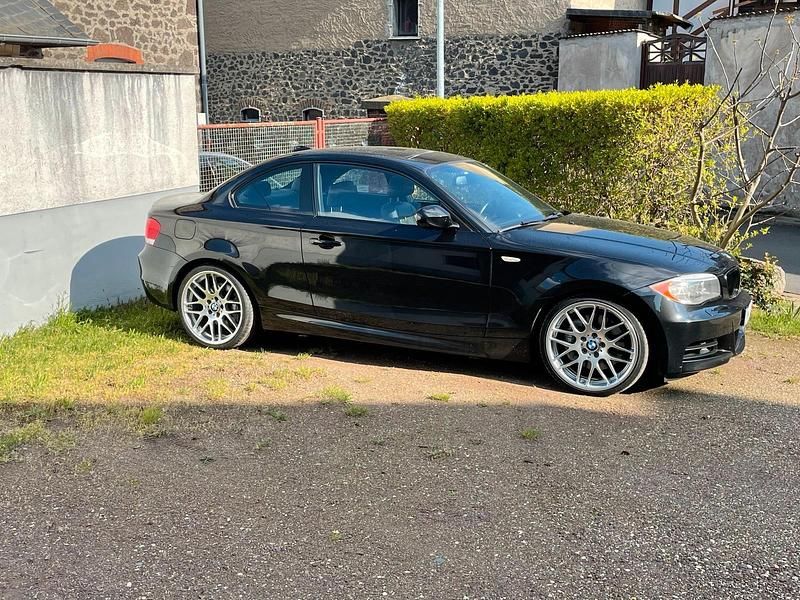 Gebraucht BMW 135 Coupé Shadowline 306 PS (225 kW) 2011 Schwarz Coupé