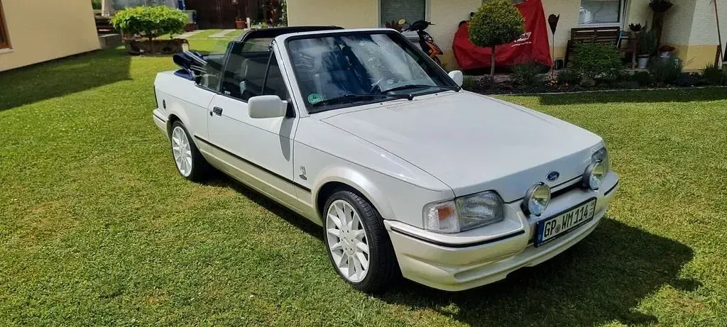 Gebraucht Ford Escort Cabriolet 102 PS (75 kW) 1990 Weiß Cabrio