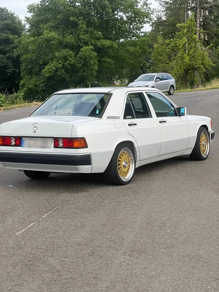 Gebraucht Mercedes 190 122 PS (89 kW) 1991 Limousine