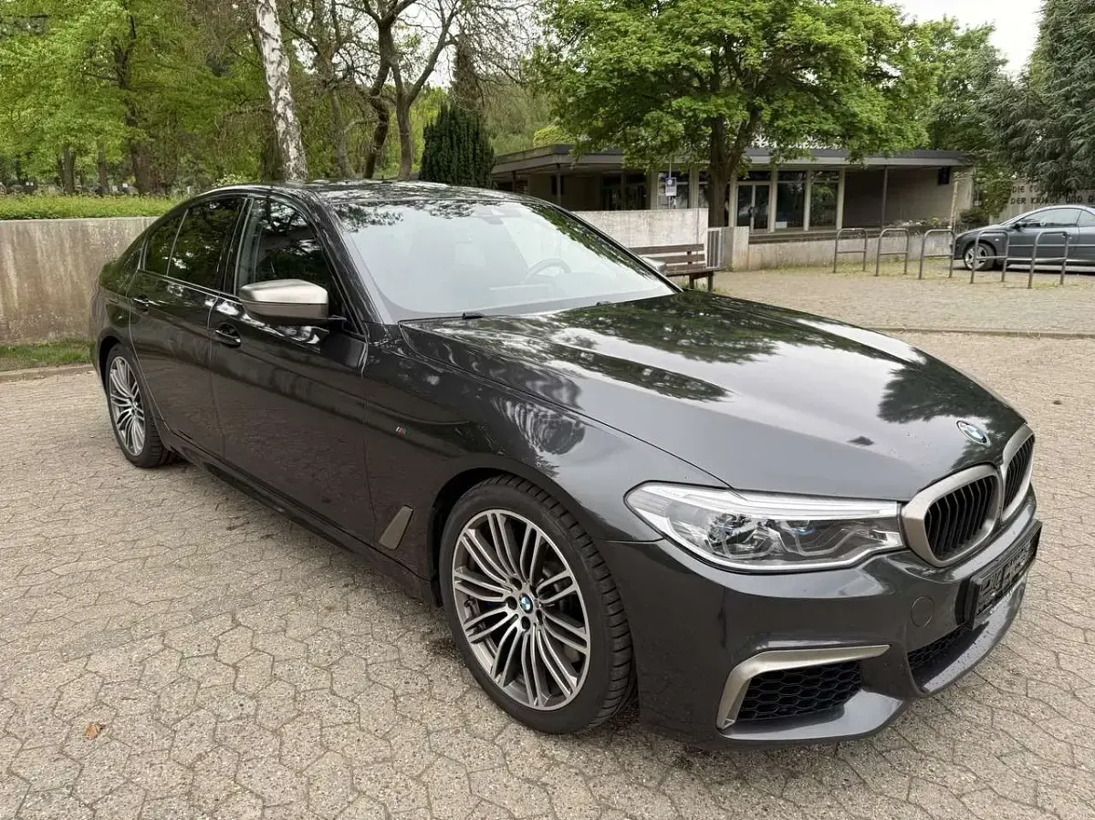Gebraucht BMW M550 Shadowline 400 PS (294 kW) 2020 Grau Limousine