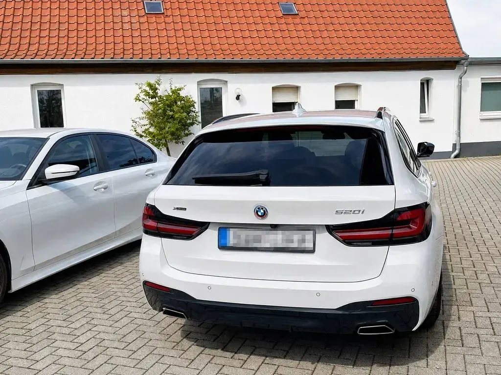Gebraucht BMW 530 M Sport 252 PS (185 kW) 2023 Weiß Kombi